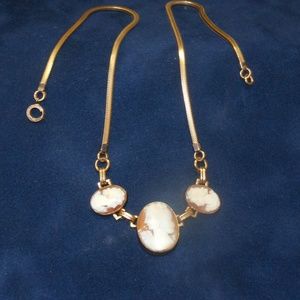 VINTAGE 3 GENUIN CAMEOS/GOLD SNAKE LINK CHAIN